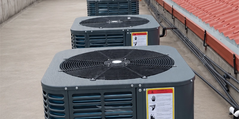 Técnico de Jireh AC realizando instalación profesional